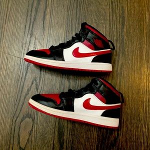 Air Jordan 1 Mid Youth 1